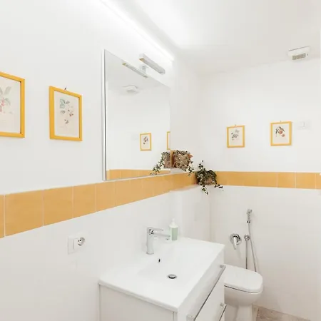 Le Fiabe - Dai Giardini Reali Al Castello Apartment Turin