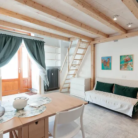 Le Fiabe - Dai Giardini Reali Al Castello Apartment Turin